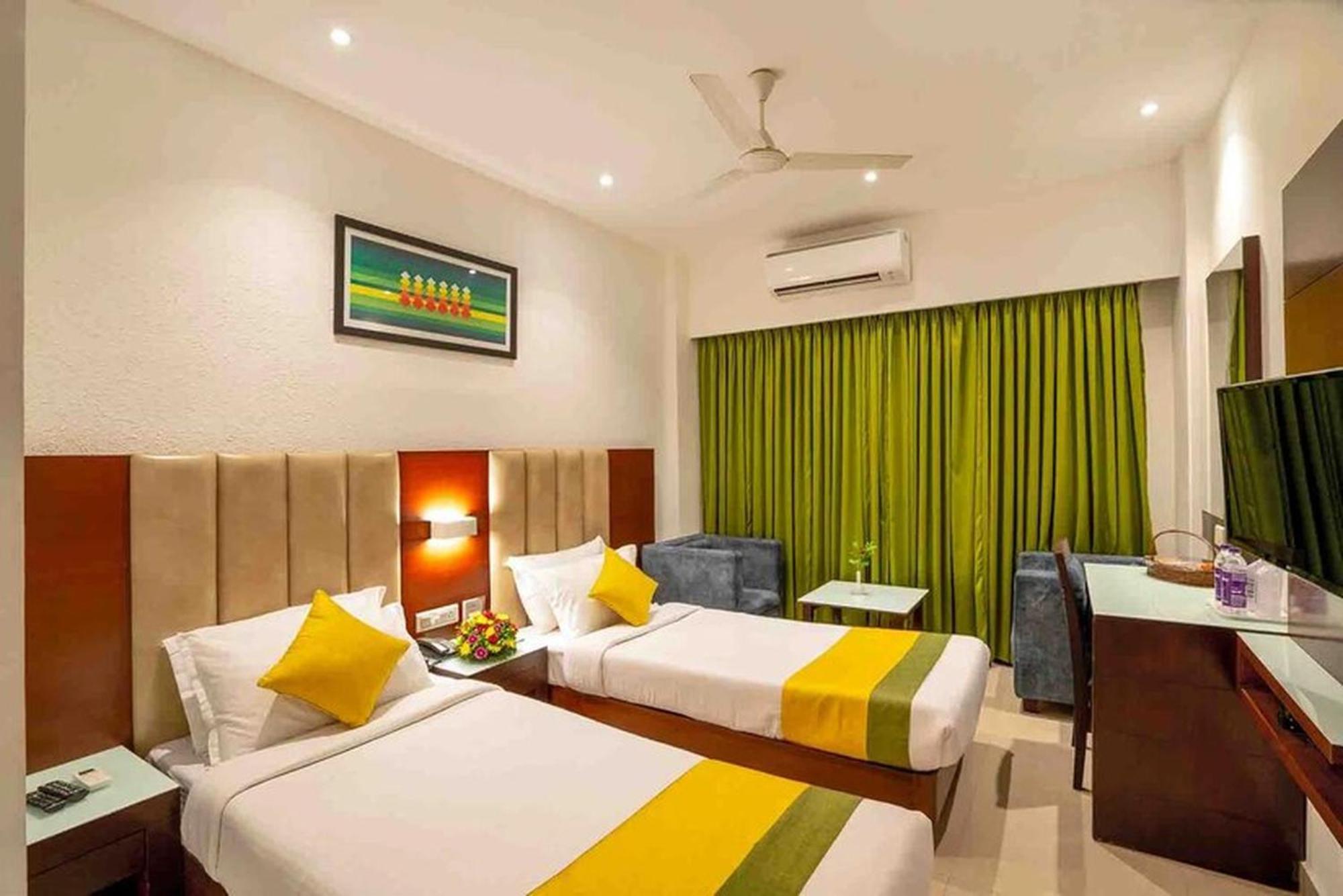 Hotel Hills Park Pathanamthitta Exterior photo
