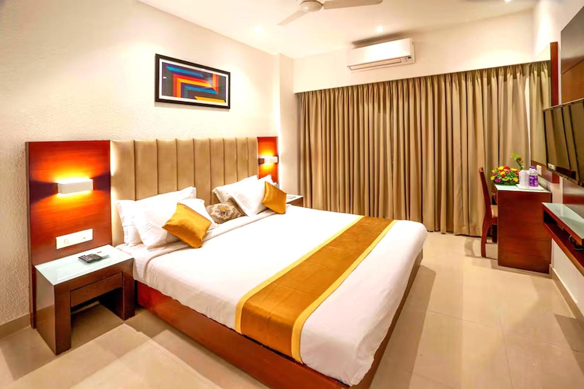 Hotel Hills Park Pathanamthitta Exterior photo