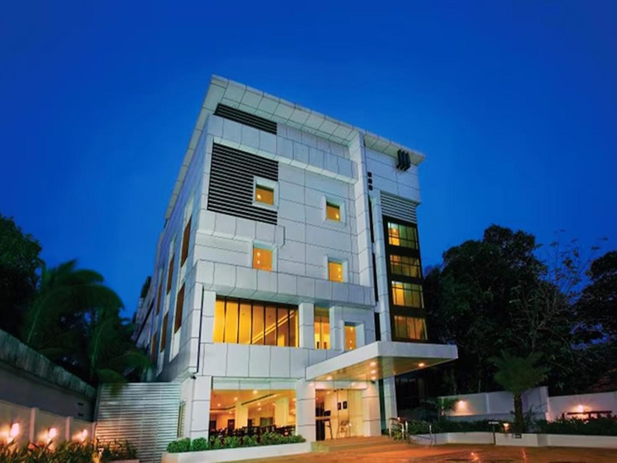 Hotel Hills Park Pathanamthitta Exterior photo