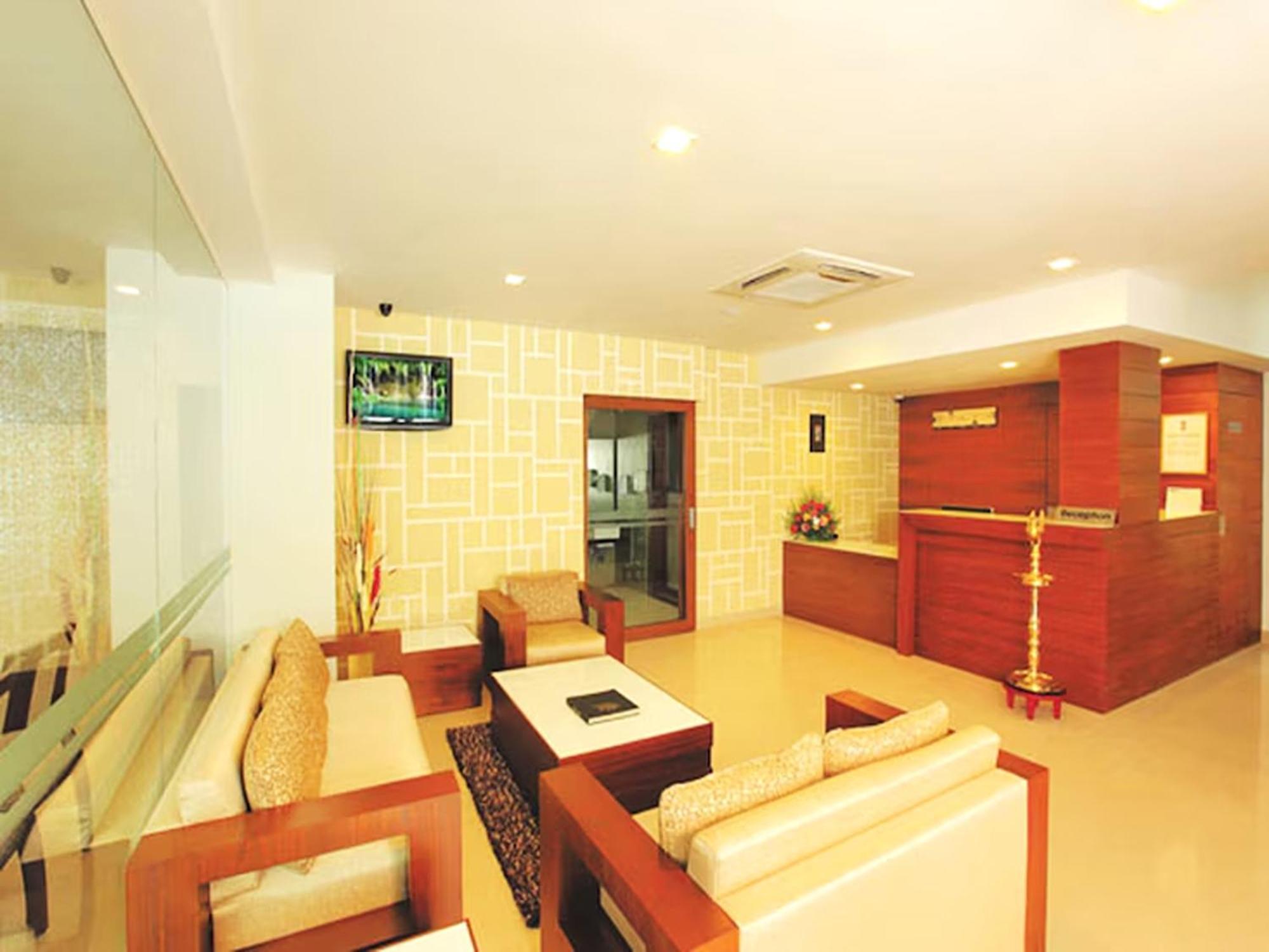 Hotel Hills Park Pathanamthitta Exterior photo