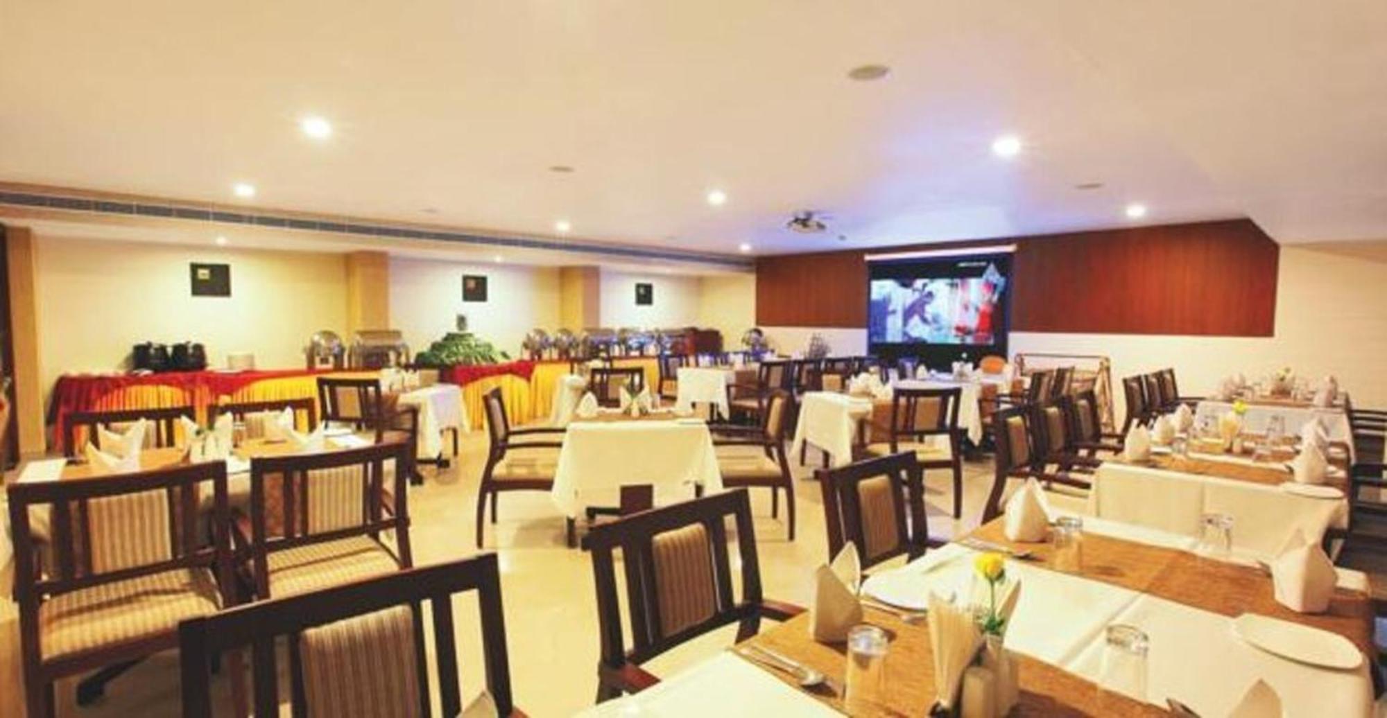 Hotel Hills Park Pathanamthitta Exterior photo