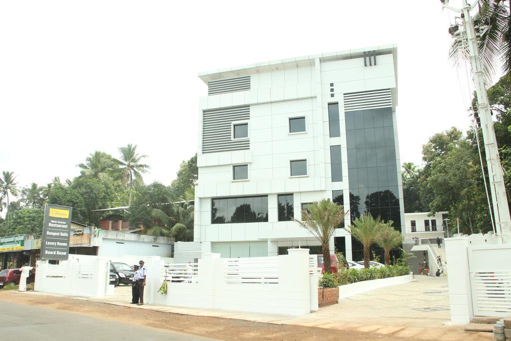 Hotel Hills Park Pathanamthitta Exterior photo