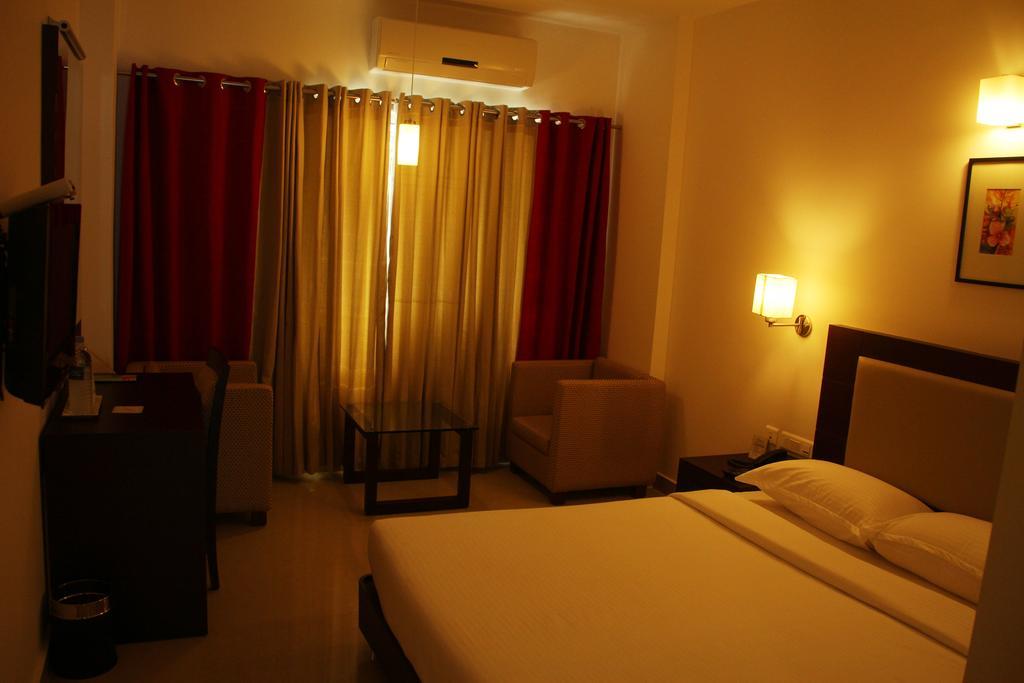 Hotel Hills Park Pathanamthitta Room photo