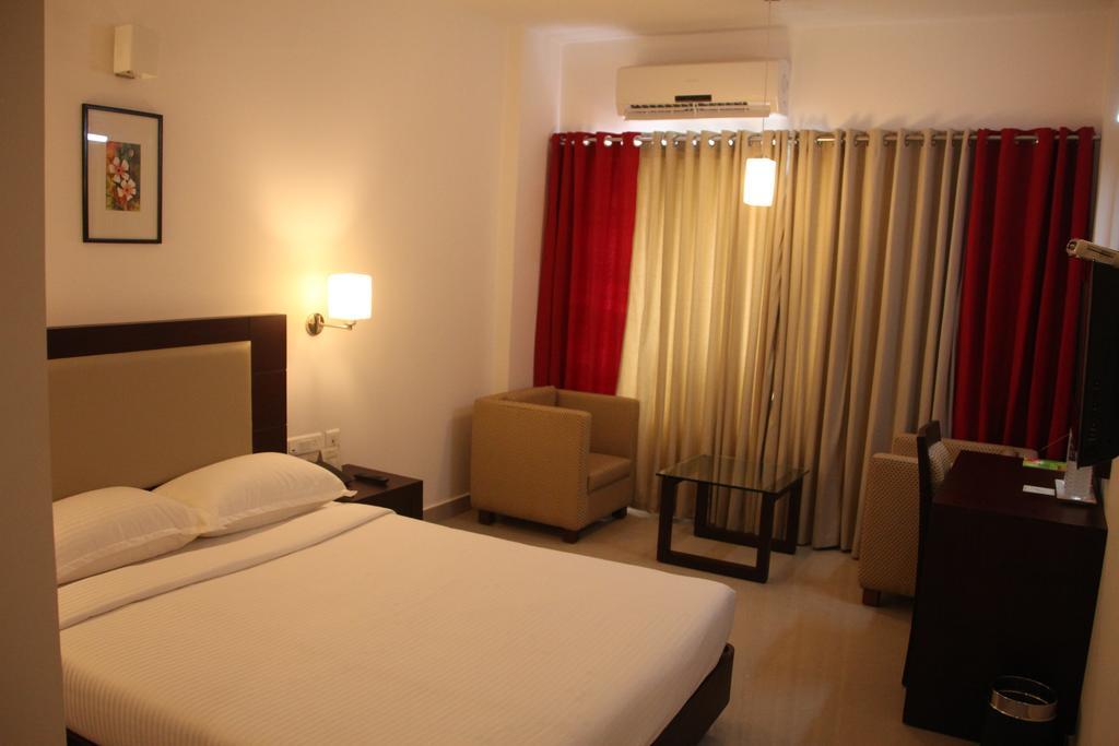 Hotel Hills Park Pathanamthitta Room photo